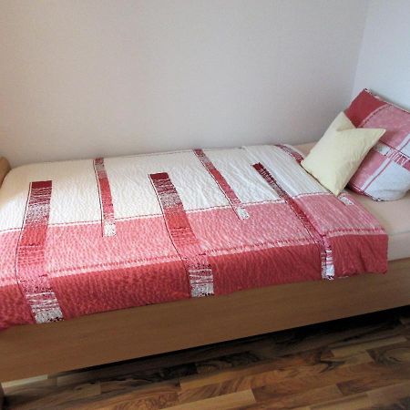 Private Apartment Near Fair Ground Hannover Buitenkant foto