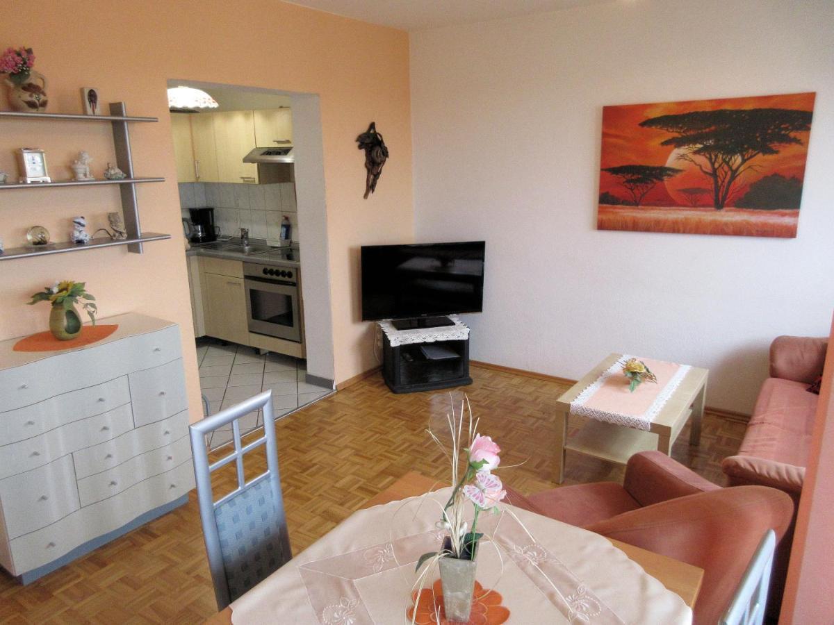 Private Apartment Near Fair Ground Hannover Buitenkant foto