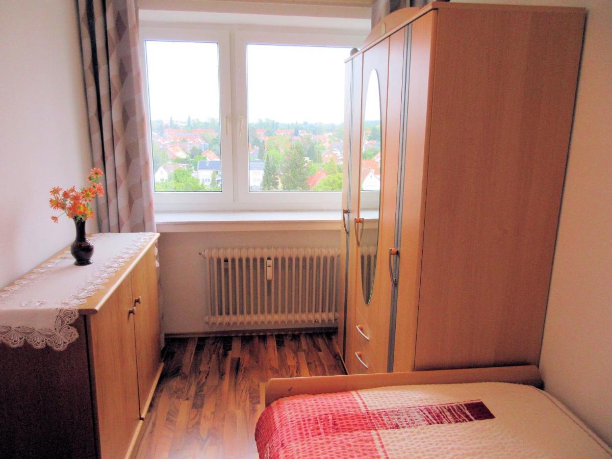 Private Apartment Near Fair Ground Hannover Buitenkant foto