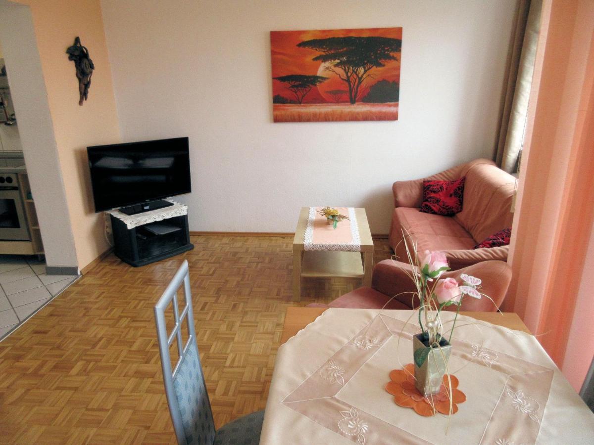Private Apartment Near Fair Ground Hannover Buitenkant foto