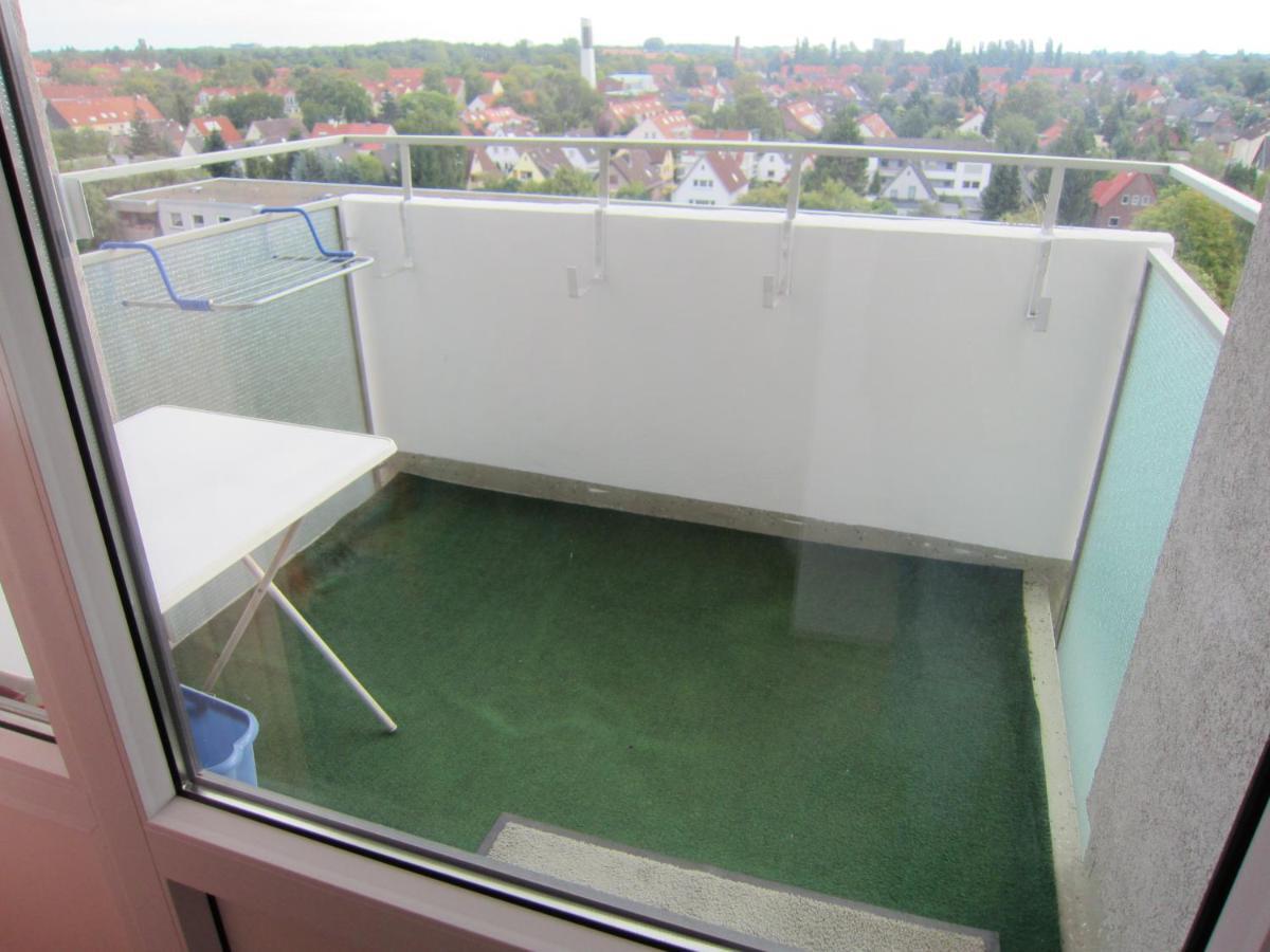 Private Apartment Near Fair Ground Hannover Buitenkant foto